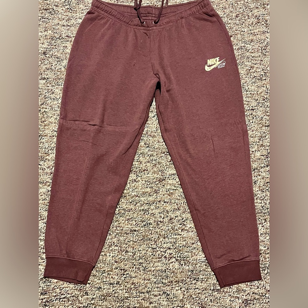 XL Women’s Nike Joggers